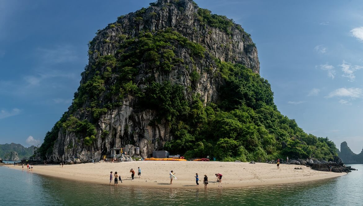 Swan Cruises Halong